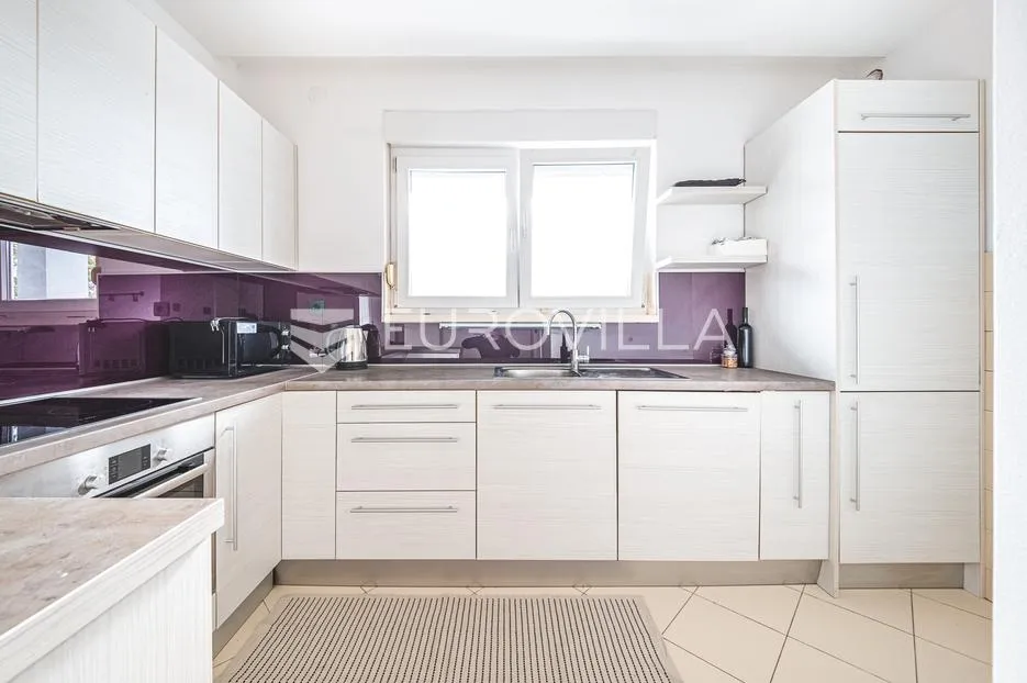 zagreb, laščinska cesta, prekrasno uređen četverosoban stan, prvi najam, 143 m² - slika 7
