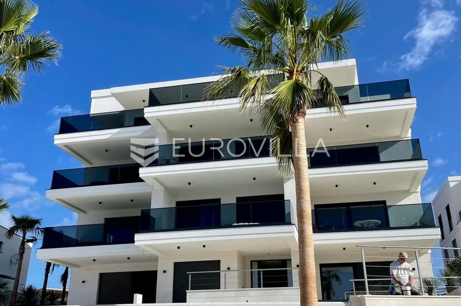 primošten luksuzan stan 107,5 m2 s panoramskim pogledom, bazen i garaža - slika 2