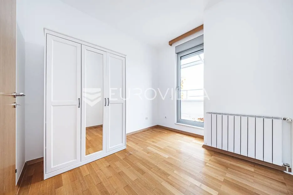 zagreb, jordanovac, prekrasan peterosoban stan 230 m2 s garažom i parkirnim mjestom - slika 13