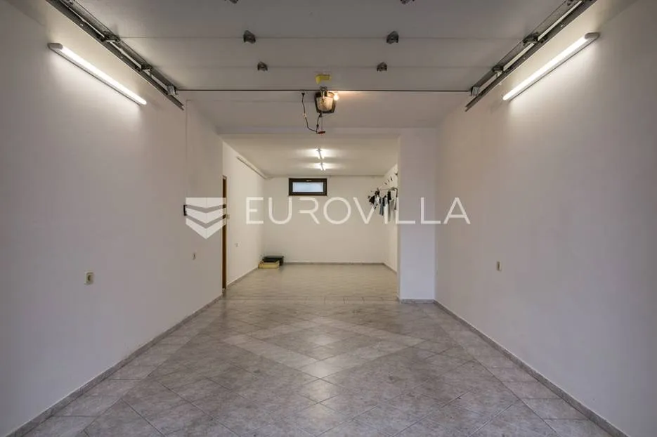 zagreb, maksimir, prekrasna obiteljska kuća na zemljištu 1450 m² - slika 2