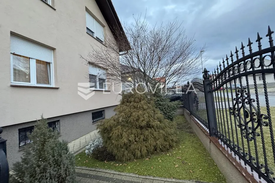 đakovo, centar, luksuzna kuća 470 m2 na izuzetnoj lokaciji - slika 2