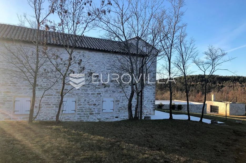 istra, okolica grožnjana, autentična kamena stancija s bazenom i potpunom privatnošću - slika 18