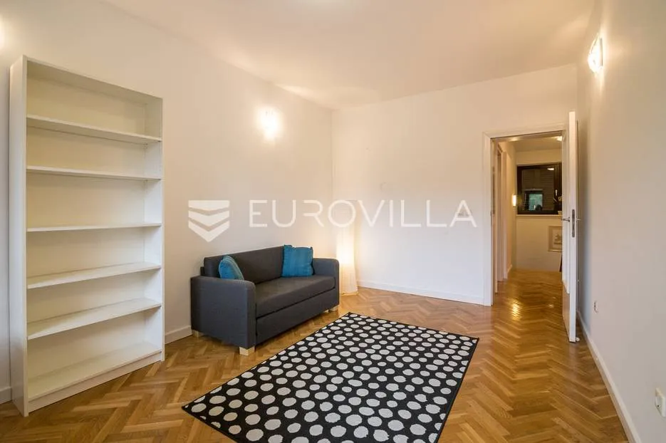 zagreb, srebrnjak, prekrasan dvoetažni stan 127 m² s vrtom i terasom - slika 14