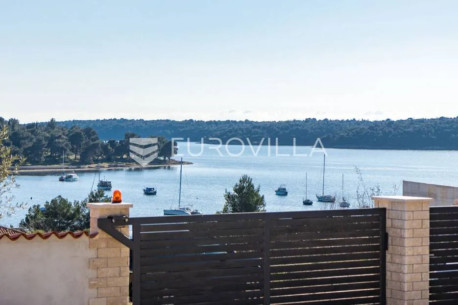 medulin, luksuzna vila s bazenom i velikom uređenom okućnicom 1050 m2, 300 m od plaže - slika 8