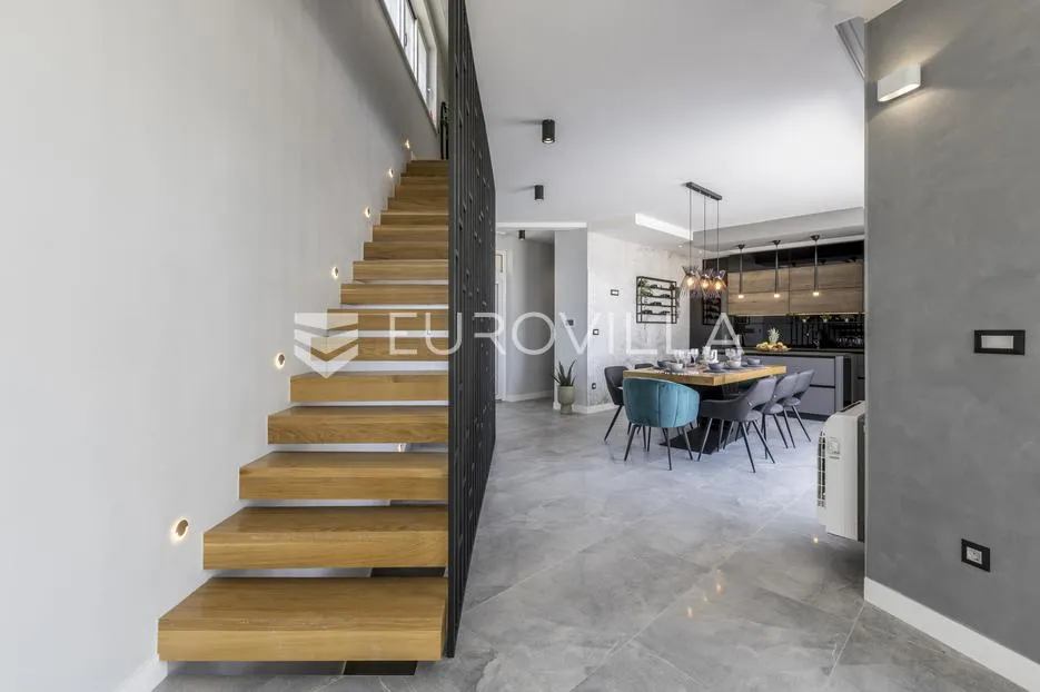 podstrana, luksuzna novoizgrađena vila površine 300 m² - slika 7