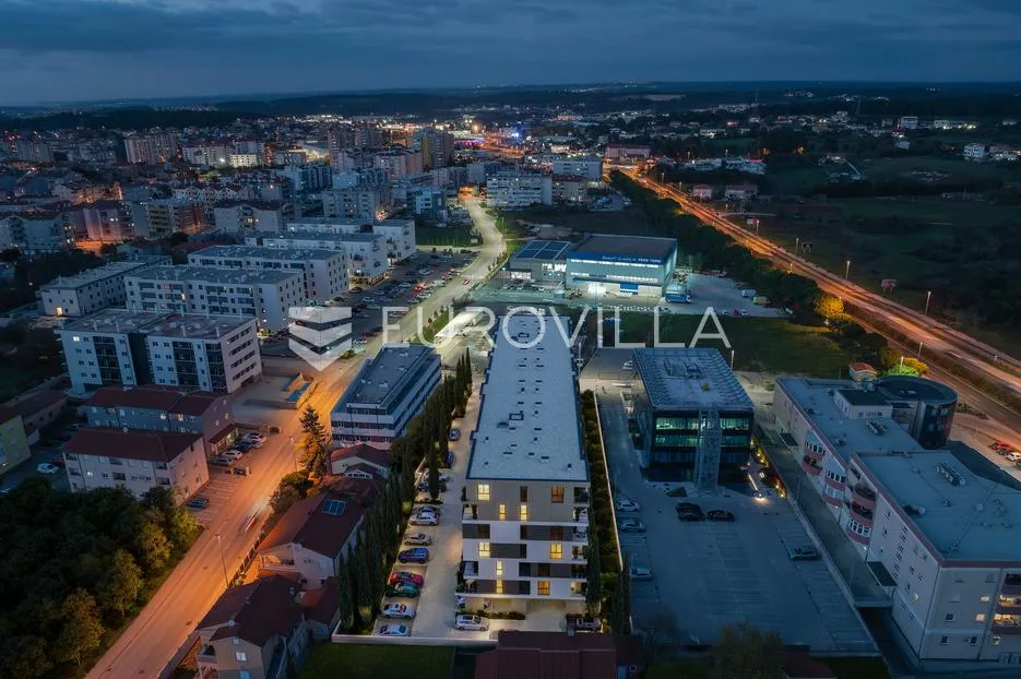 istra, pula, moderna stanogradnja u centru grada - stan na 2. katu nkp 56.79 m2 - slika 2