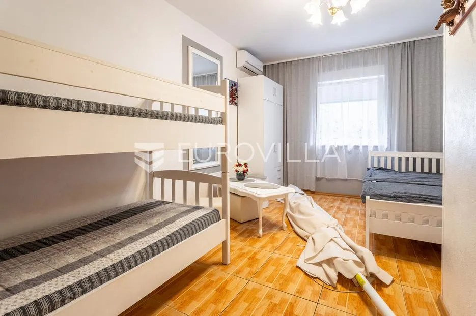 jesenice, omiška rivijera samostojeća kuća ukupne površine 426 m² - slika 30