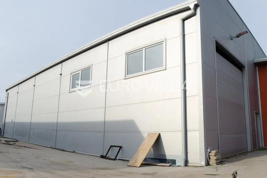 vinkovci, jošine, hala 364.60 m² s pomoćnom zgradom uredske namjene 104.80 m² - slika 4