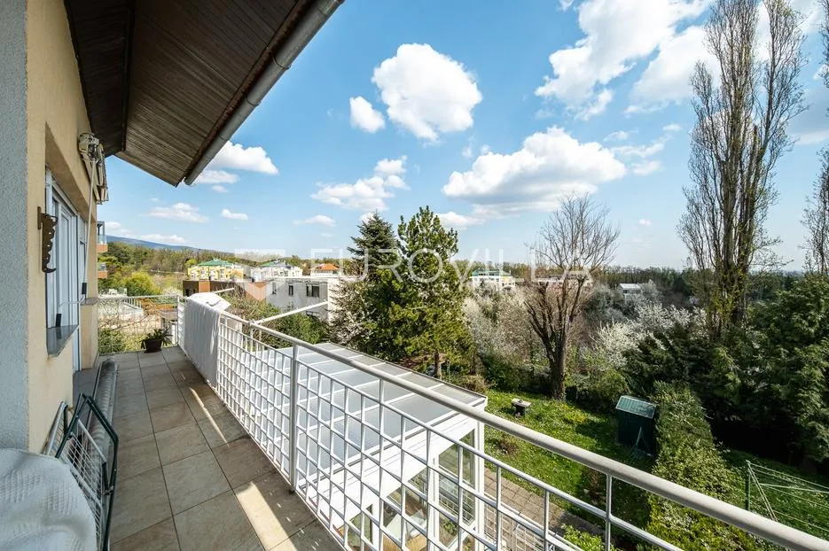 zagreb, pantovčak, prostrana obiteljska kuća 400 m² na parceli 735 m², prekrasan pogled - slika 29