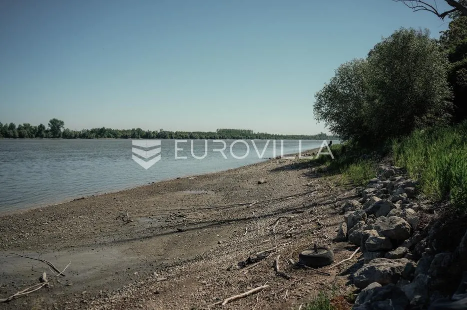 ilok, šarengrad, imanje uz samu obalu dunava s vlastitim pristupom rijeci - slika 68