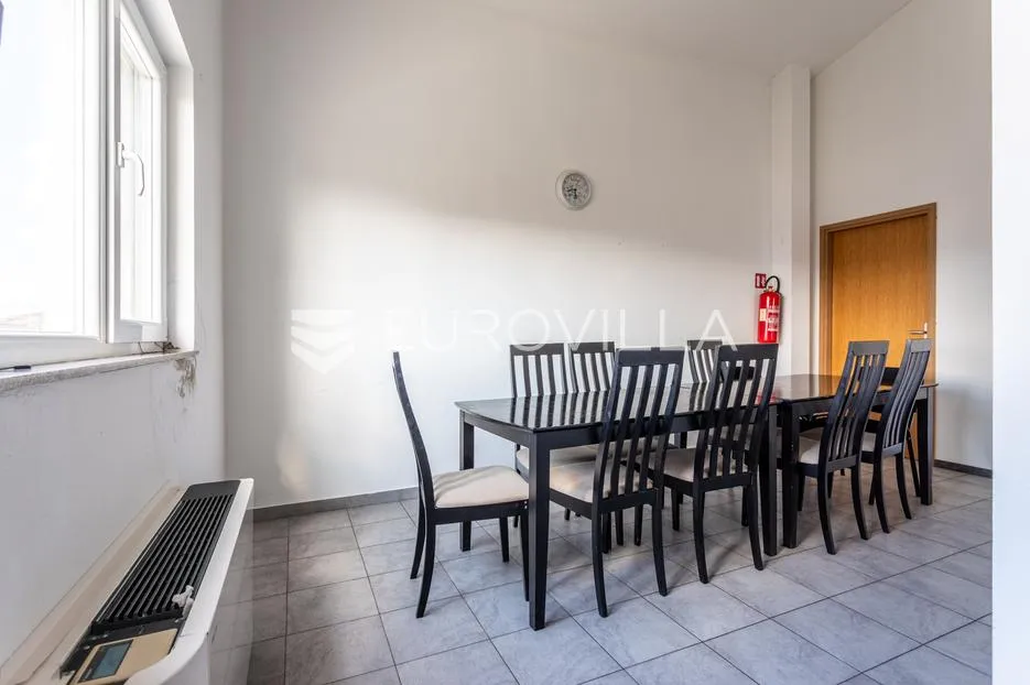 sinj, kukuzovac, poslovna zgrada u gospodarskoj zoni, površine 1.648 m² - slika 17