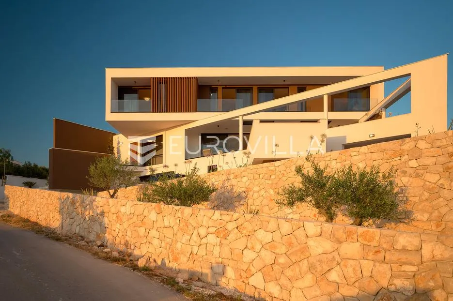 primošten, novogradnja, jedinstvena vila s bazenom - slika 3