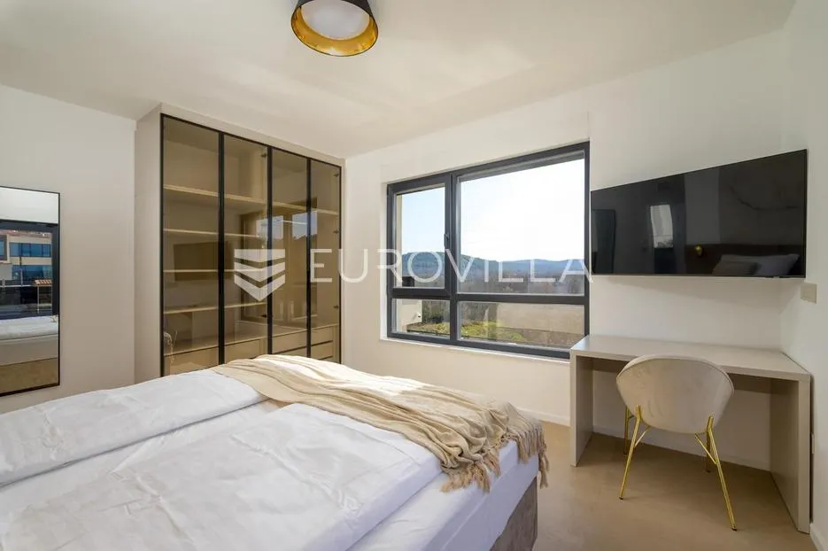 istra, rovinjsko selo, moderna kuća 210 m² s grijanim bazenom, saunom i jacuzzijem - slika 12