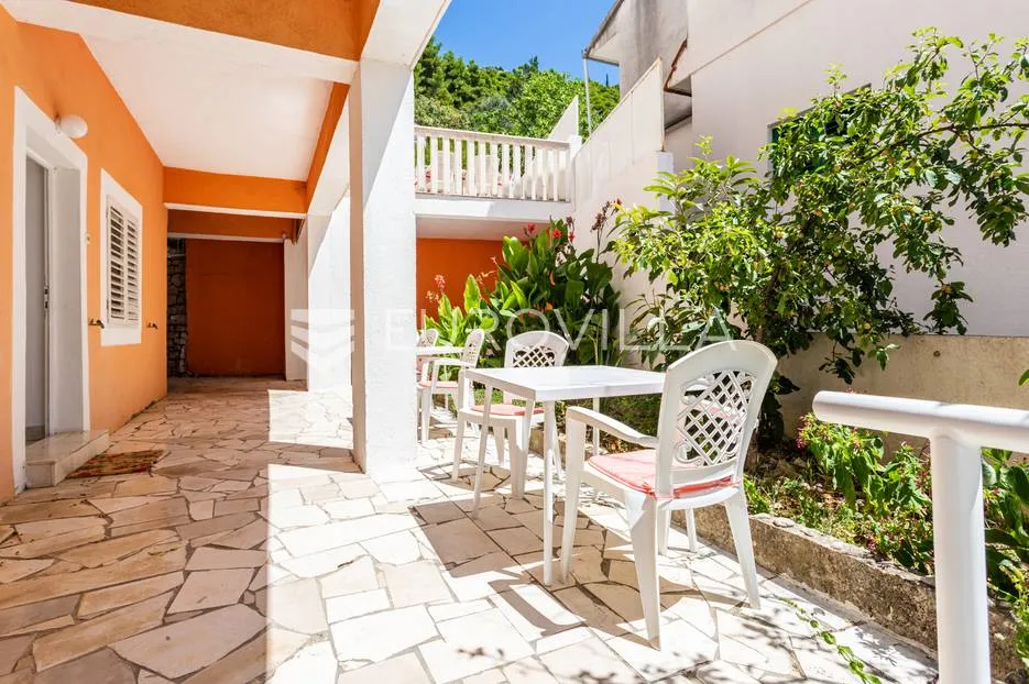 drvenik, makarska rivijera, više apartmanska kuća prvi red do mora - slika 28