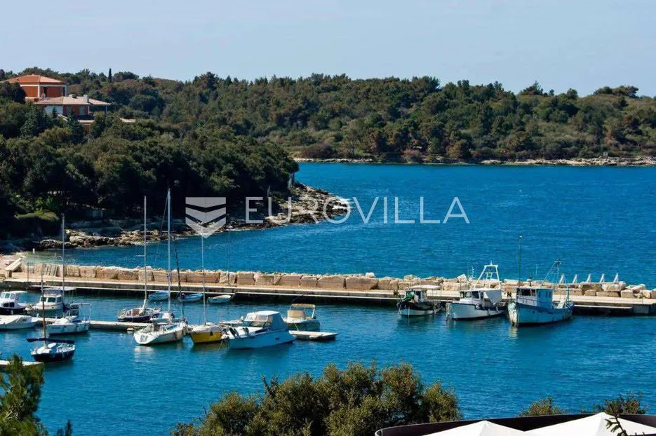 istra, pula, moderna luksuzna vila s bazenom, prvi red do mora - slika 22