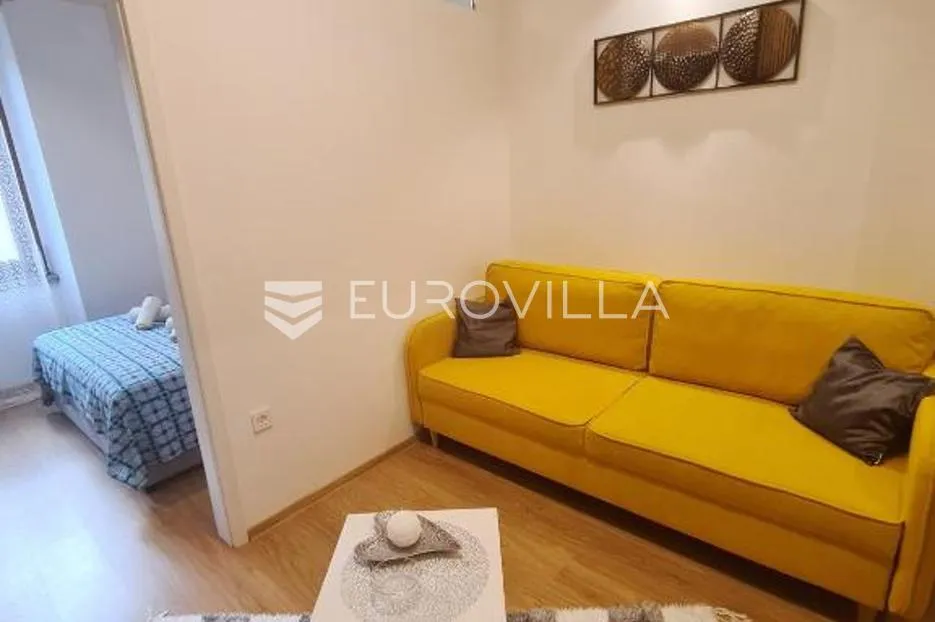 istra, pula, stan u centru grada s dvorištem i odličnim investicijskim potencijalom - slika 3