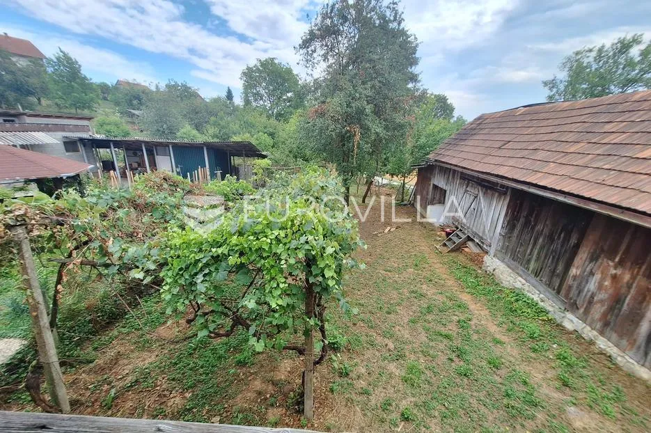 duga resa, dvorjanci, drvena kuća s pomoćnim objektom 100 m², mirna lokacija - slika 4