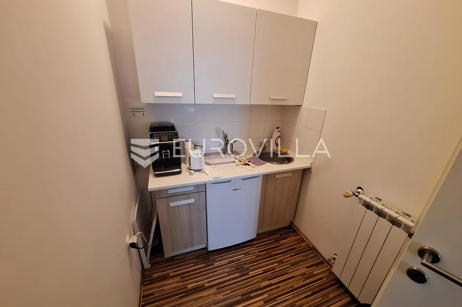 karlovac, ilovac, poslovna zgrada 530 m² s uredima i skladištem, odlična lokacija - slika 11