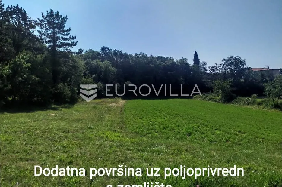 istra, tinjan – kombinirano građevinsko i poljoprivredno zemljište 4557m2 u srcu istre - slika 2