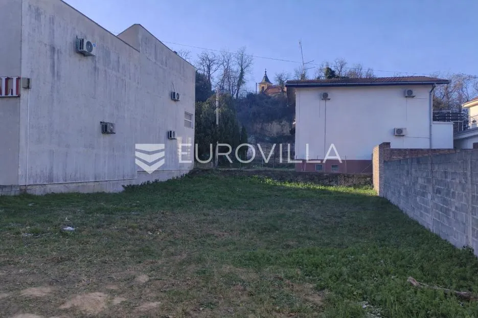 Vukovar, građevinsko zemljište 399 m² u baroknoj jezgri grada