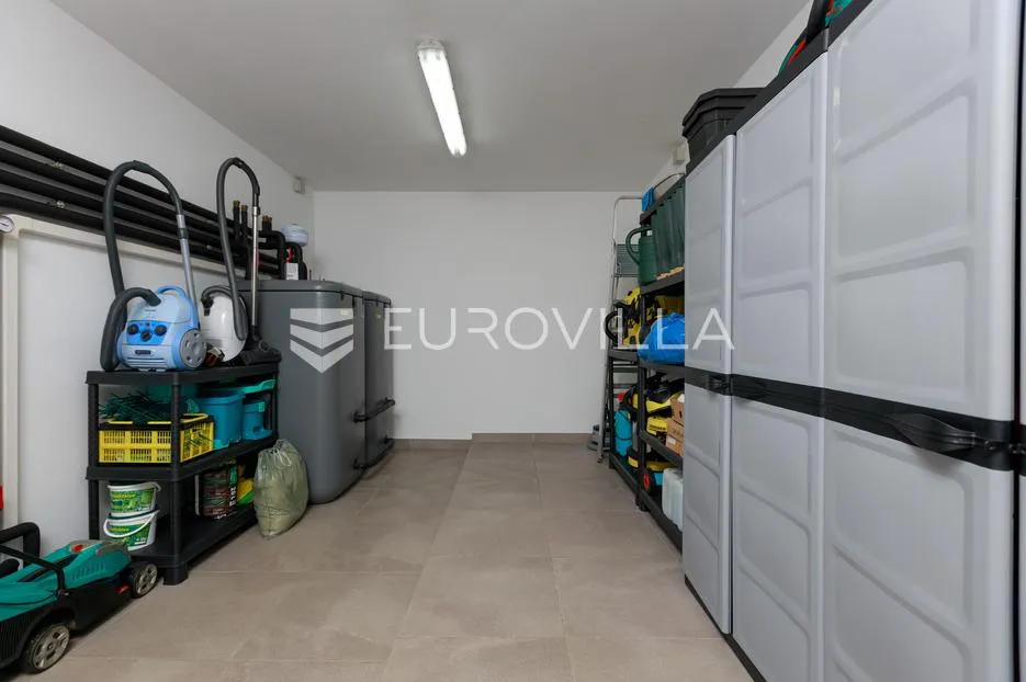 opatija, oprić, ekskluzivna vila 375 m² s panormaskim pogledom, bazenom i saunom - slika 40