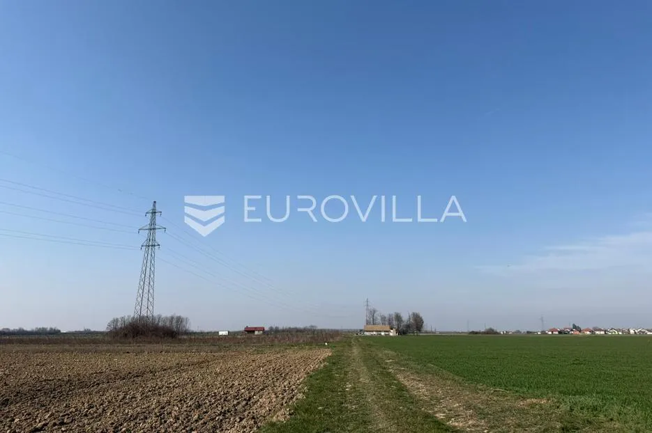 Đakovo, Industrijska zona, zemljište s pripremom za solarnu elektranu