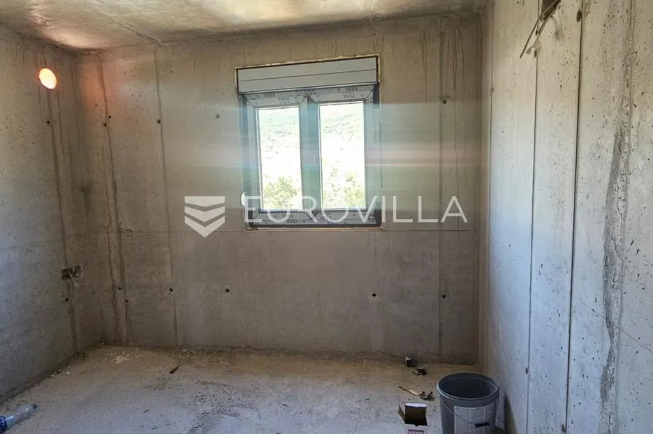 kaštel stari, apartman 55,7 m² na prizemlju s vrtom i parkirnim mjestom - slika 7