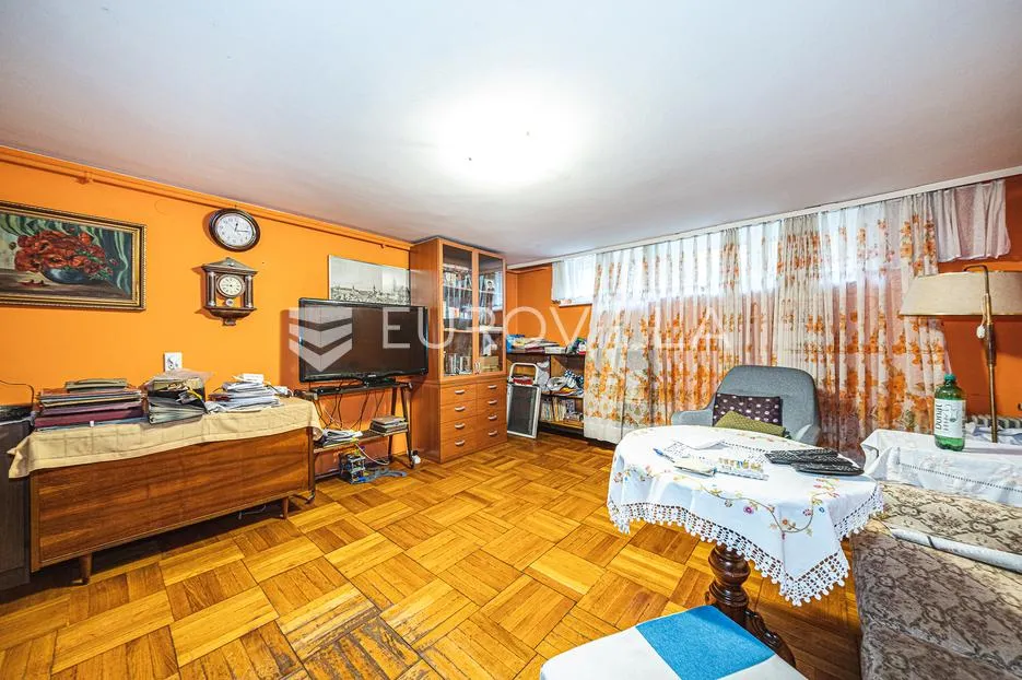 zagreb, trešnjevka, kuća u nizu s vrtom i iznimnim potencijalom, vrhunska lokacija - slika 8