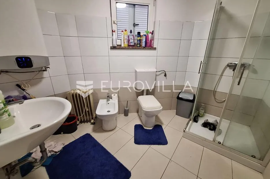 istra, medulin, trosoban stan u suteranu nkp 76 m2, novija zgrada - slika 14