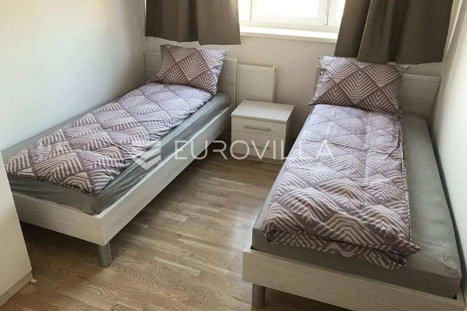 zagreb, amruševa, šesterosoban stan površine 129 m² - slika 34