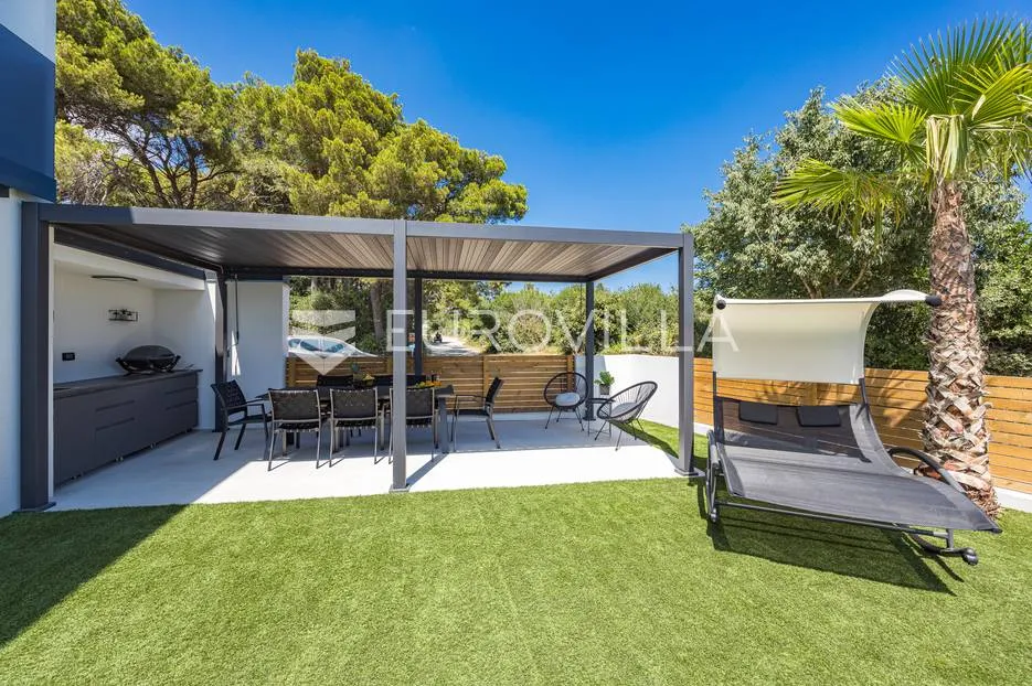 istra, medulin, prekrasna moderna dvojna vila 220 m² - slika 136