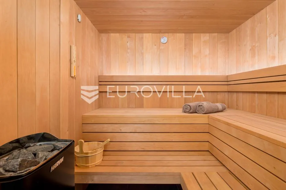 otok krk, malinska, luksuzna vila s dva apartmana u prvom redu do mora - slika 33