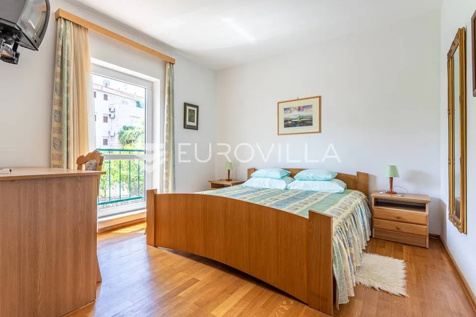 brač, prekrasna vila s velikom okućnicom 20 m od mora - slika 34