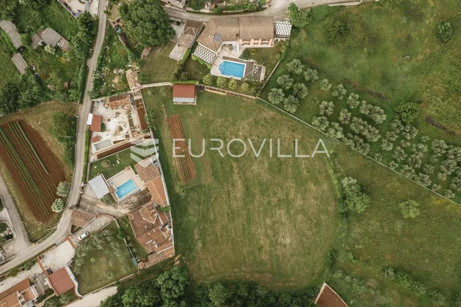 istra, šorići, jedinstveno građevinsko zemljište veličine 4621m2 srcu mjesta - slika 2