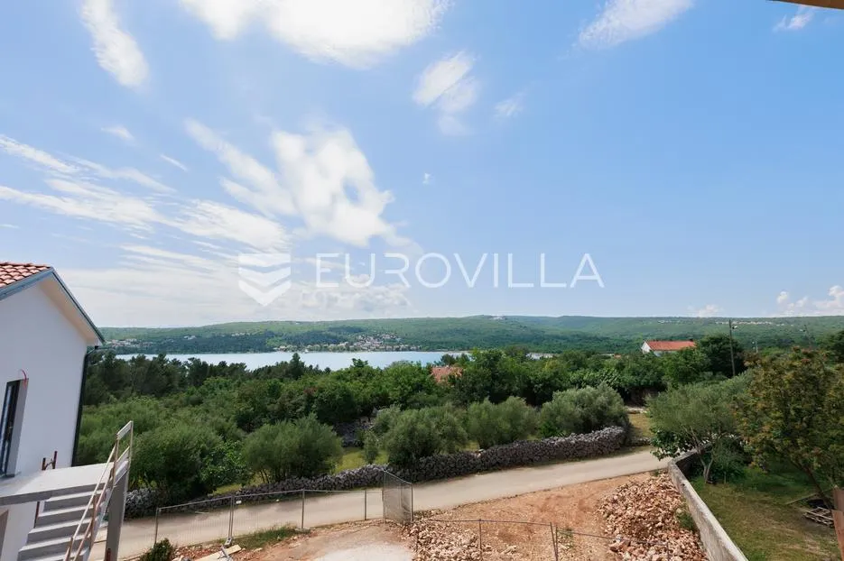 otok krk, čižići, trosoban stan 200 m od mora, novogradnja - slika 10