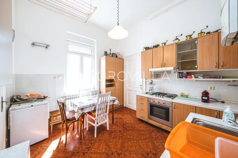 zagreb, kačićeva, odličan peterosoban stan 134,02 m², izvrsna lokacija - slika 16