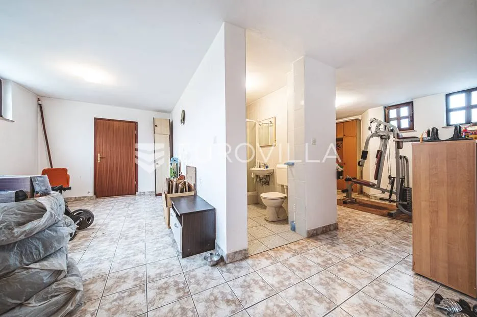 zagreb, botinec, prekrasna kuća 400m2 na zemljištu 2600m2 - slika 10