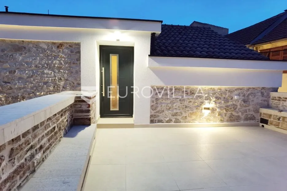 šibenik, centar, kamena kuća na tri etaže, 250 m od mora - slika 7