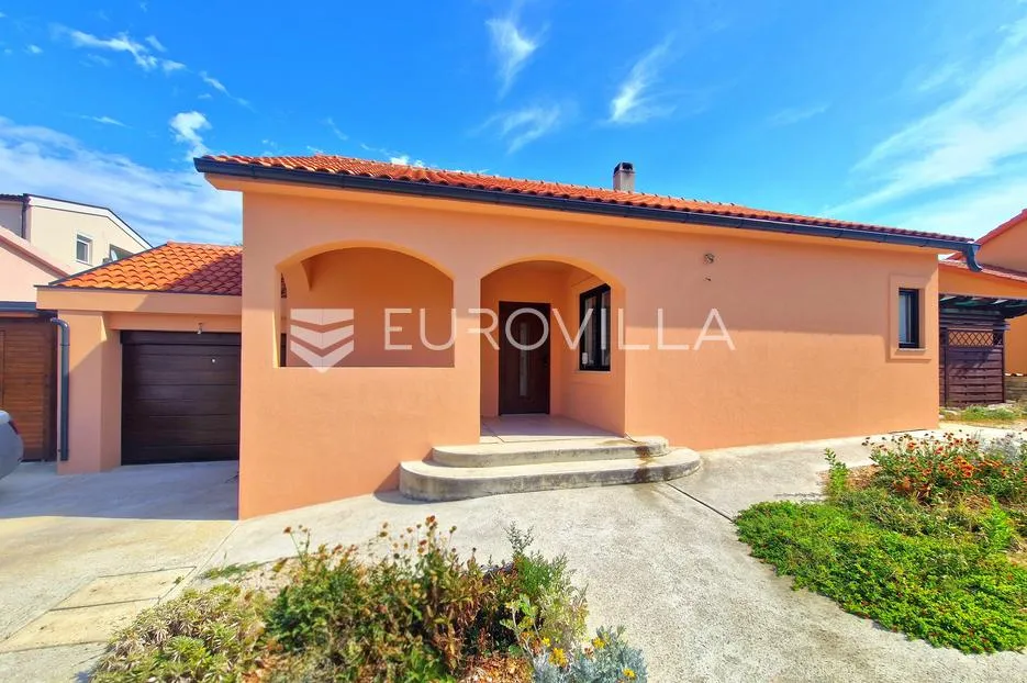vir, samostojeća prizemnica s garažom i mediteranskim vrtom, 120 m od mora - slika 3