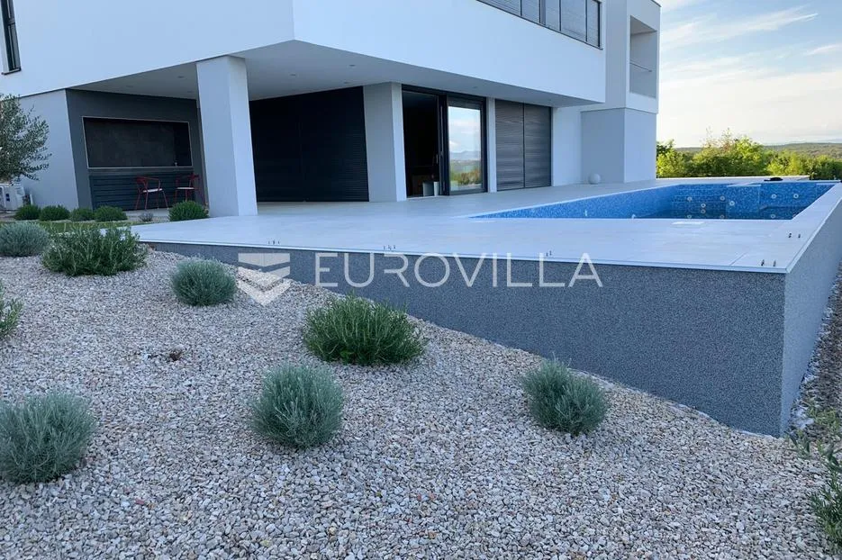 krk, luksuzna vila od 260m2 na parceli od 885m2 - slika 4