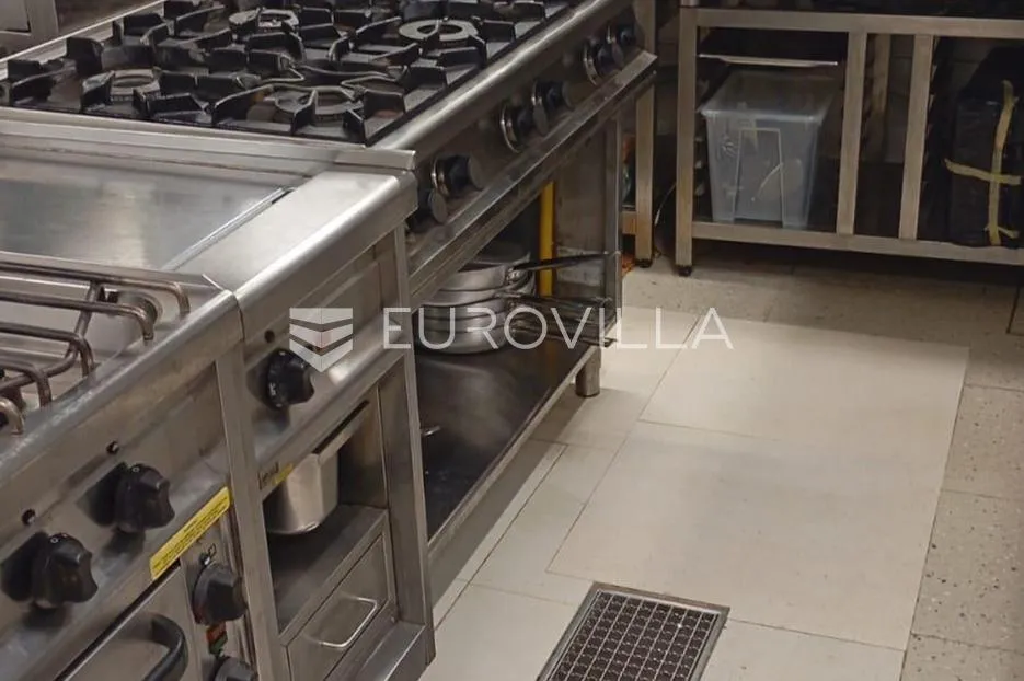 crikvenica, najam restorana s terasom u centru, uređen, terasa, pogled na more - slika 17