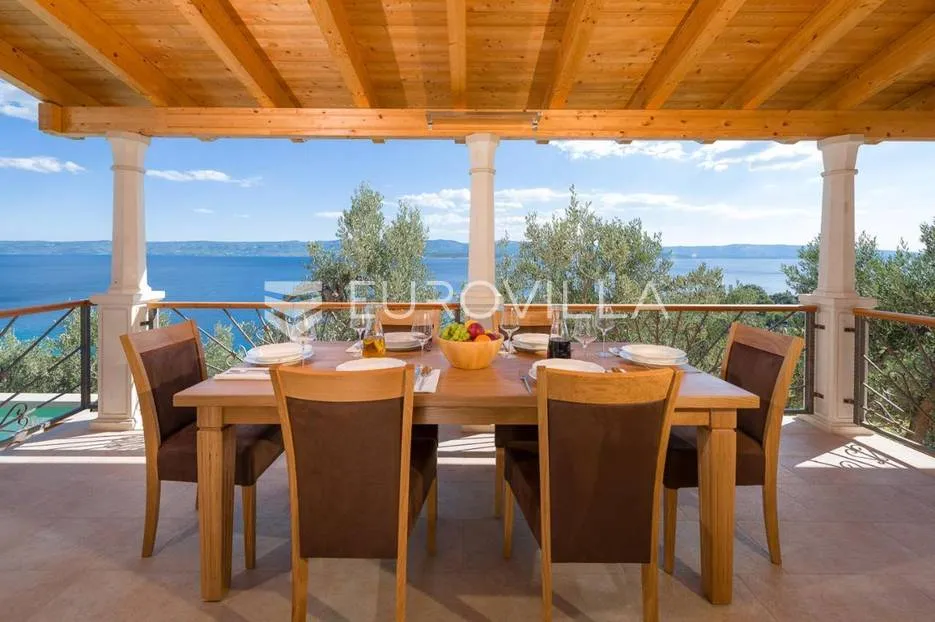 brač, prekrasna vila na jedinstvenoj lokaciji - slika 12