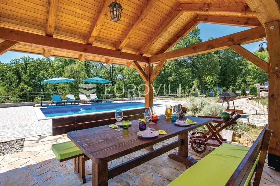viškovo, marinići, samostojeća obiteljska kuća s tri stana 170m2, bazenom i privatnošću - slika 23