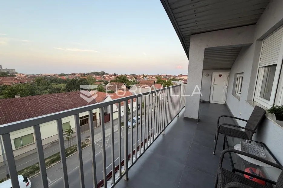 đakovo, centar, prostran trosoban stan od 112 m² u zgradi s liftom - slika 39