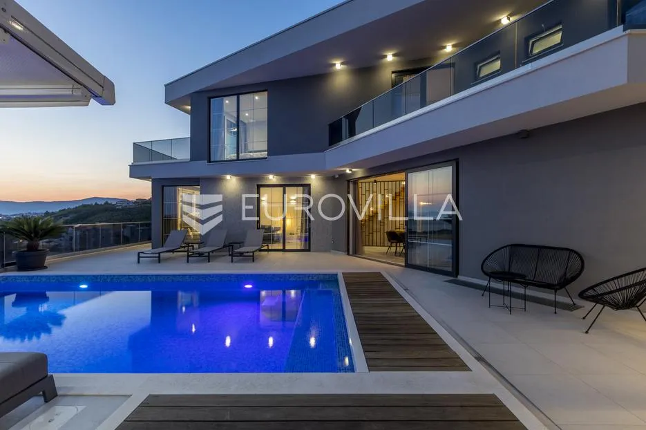 podstrana, luksuzna novoizgrađena vila površine 300 m² - slika 21