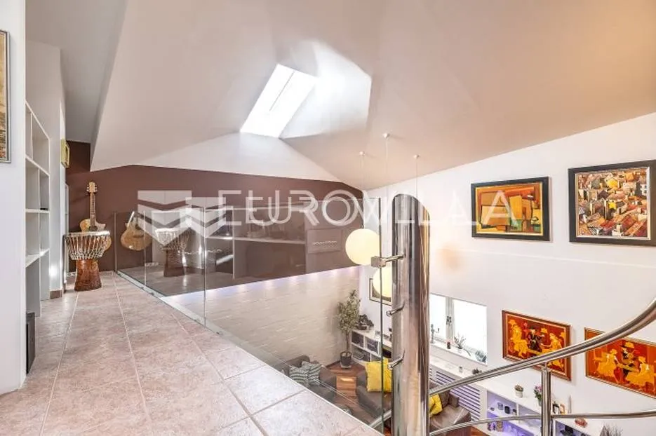 zagreb, gajnice moderna kuća 340m2, s bazenom na zemljištu 2300m2 - slika 5