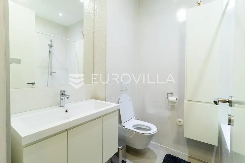 opatija, volosko, luksuzan penthaus 267 m², krovna terasa s jacuzzijem - slika 34