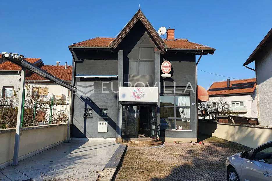 Sesvete stambeno poslovna kuća 290 m2 na zemljištu od 616 m2 - Dubec