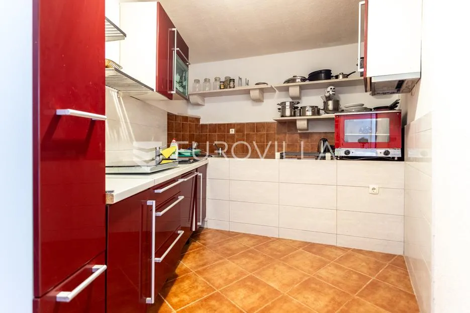 bol, prostran četvorosoban stan na atraktivnoj lokaciji, 127 m² - slika 2