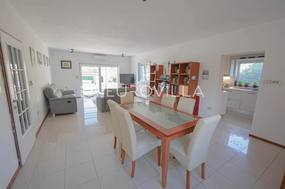 zadar, bokanjac, prostrana kuća površine 376 m² s velikim potencijalom - slika 7